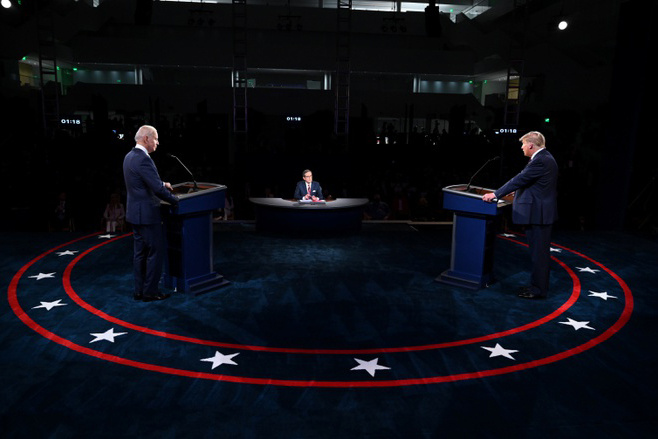 Ông Trump và Biden không bắt tay trong cuộc tranh luận đầu tiên