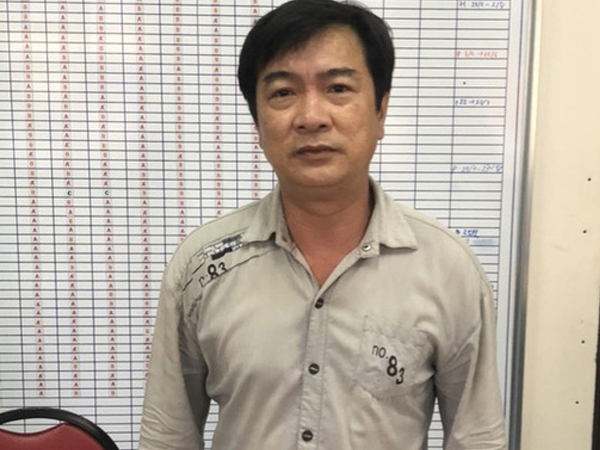 Bà bán ổi bị lột sạch vàng sau khi uống ly cà phê sữa của gã đàn ông như thế nào?