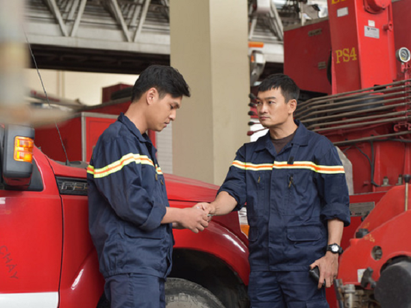 Quay Lửa Ấm trong container đóng kín giữa trời 40 độ suốt 3 tiếng, Quốc Thái bị tủ rơi thẳng vào đầu, suýt chết vì thiếu oxy
