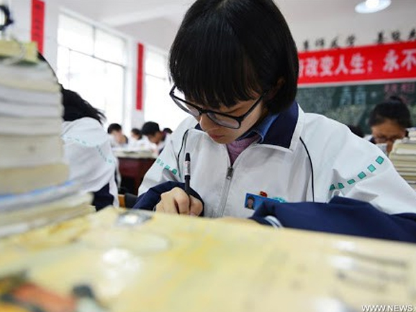 Trung Quốc: Rúng động vụ hai nữ sinh tử vong trong lớp vì bị bạn giết