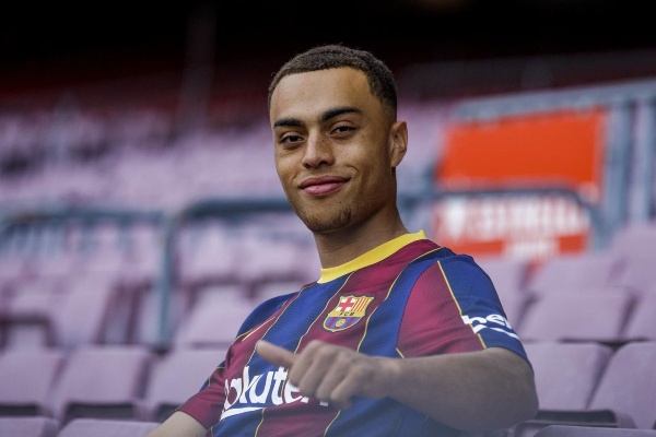 CHÍNH THỨC: Barca chiêu mộ thành công Sergino Dest từ Ajax