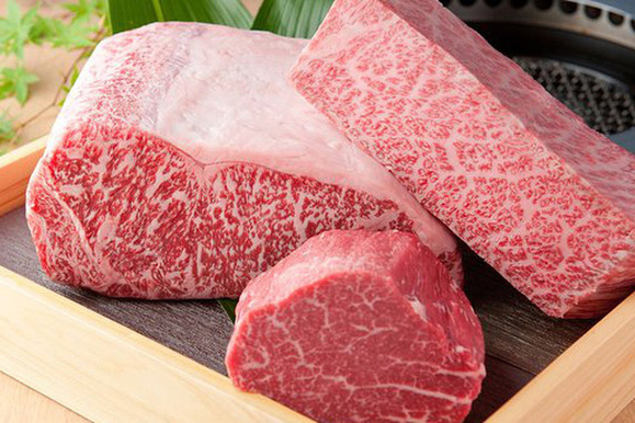 Một trong những miếng thịt bò đắt giá nhất thế giới: gần 1.600 USD/kg