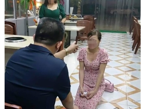 Xét xử chủ quán nướng bắt quỳ gối xin lỗi vì dám 'bóc phốt' đồ ăn có sán