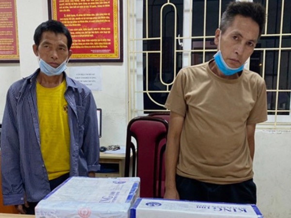 Khởi tố 2 đối tượng 'cõng' thuê 15 bánh heroin