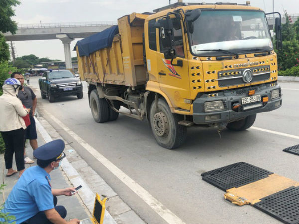 15 trạm cân có chặn được xe quá tải ở Hà Nội?
