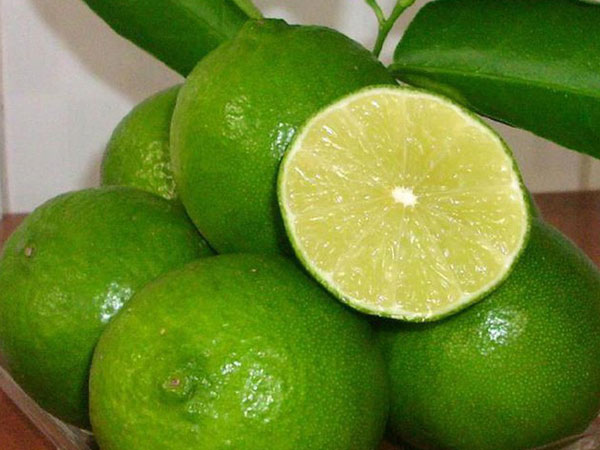 Chanh ta vào mùa, giá rẻ giật mình chỉ 10 ngàn/kg bán đầy các chợ
