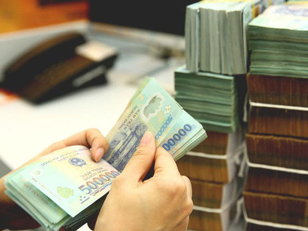 Hàng tỷ USD đổ lên sàn, hồi hộp chờ cơn sóng mới