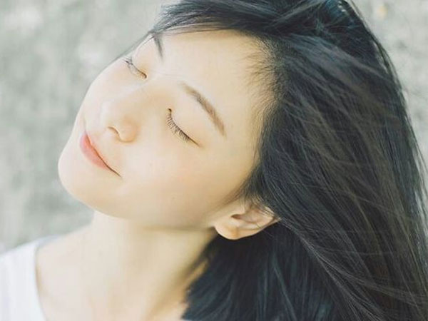 Buổi sáng ngủ dậy nếu vẫn còn thấy mình có 6 biểu hiện này, chị em có thể yên tâm rằng bản thân đang khỏe mạnh và trẻ trung rất nhiều so với tuổi thật