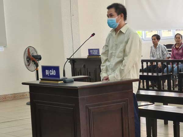 Sát hại bạn nhậu sau khi bị đuổi về