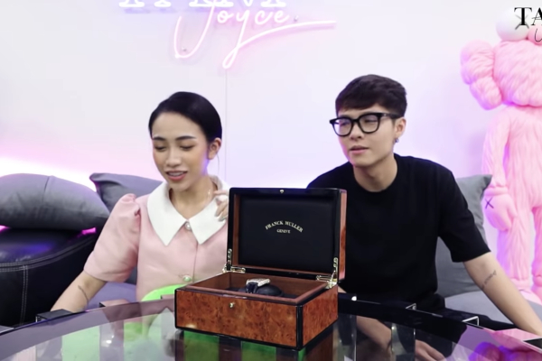 Cháu gái ông trùm nhựa Long Thành đập hộp quà kỷ niệm ngày cưới: 'Mọi chuyện đã có ba mẹ lo' là đây chứ đâu