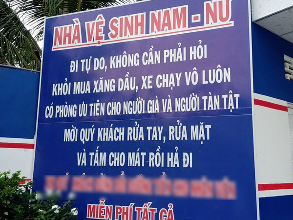 Dân tình xôn xao với tấm biển mời đi vệ sinh, tắm miễn phí, dòng nhấn mạnh cuối cùng càng gây xúc động mạnh
