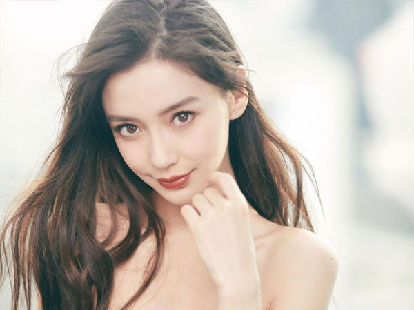 Bị mỉa mai chỉ dám khép nép bên hội bạn trâm anh thế phiệt, Angela Baby có cách đáp trả khiến dân mạng tâm phục khẩu phục