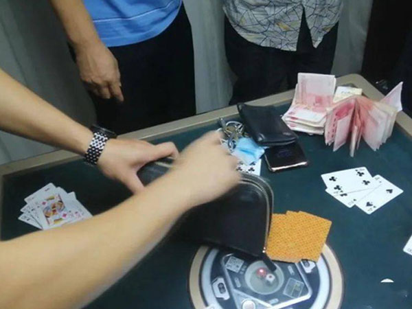 Gái xinh quen qua mạng rủ chơi bài, người đàn ông thua sạch hơn 13 triệu đồng và quá trình bị 'lừa' bằng... thuốc kích dục gây bất ngờ