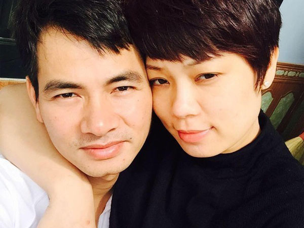 Bà xã Xuân Bắc bất ngờ đăng hình siêu âm, còn than thở 'bảo sao cứ khó chịu trong người' khiến dân tình xôn xao