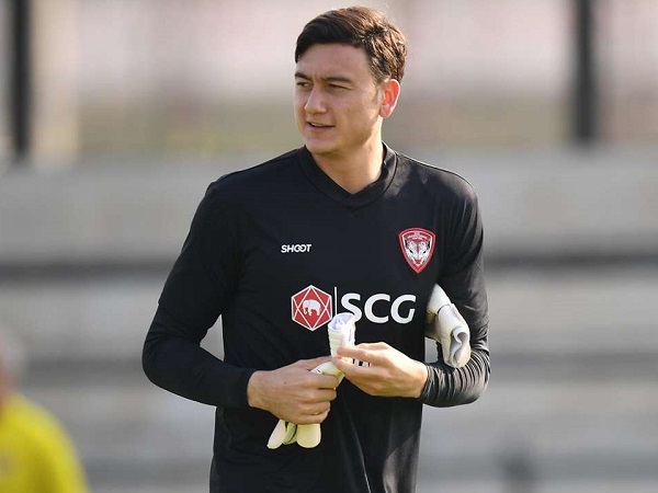 Muangthong United lên tiếng việc CLB TP.HCM đàm phán chiêu mộ Văn Lâm