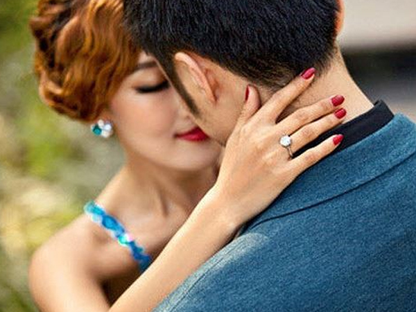 Cú lừa của người đàn ông đẹp trai, đạo mạo khiến gái trẻ điêu đứng