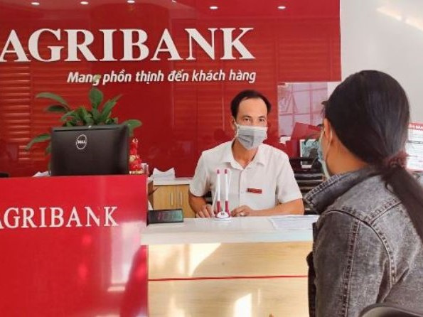 Một phụ nữ suýt bị lừa hơn 70 triệu đồng khi chuyển tiền để nhận 'quà'