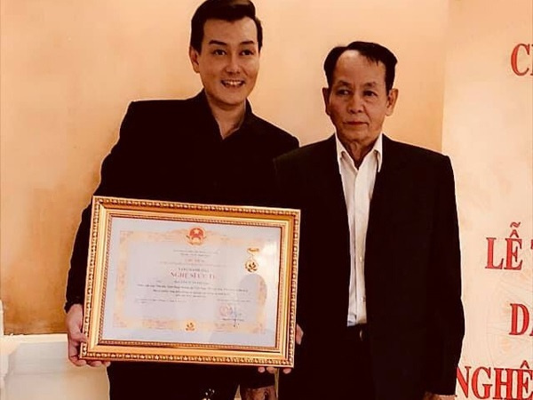 Điều tiếc nuối cuối cùng của cha NSƯT Tuấn Phương: Chưa kịp làm sinh nhật, con đã qua đời