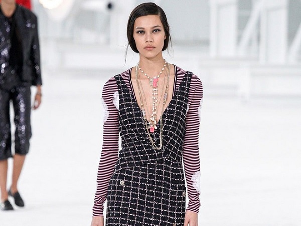 Mẫu gốc Việt diễn cho show Chanel, Louis Vuitton được ví như Liu Wen khiến netizen Hàn cũng phải khen ngợi là ai?