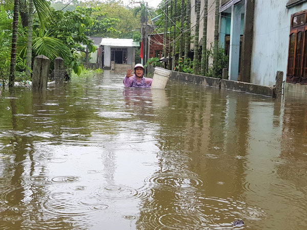 Mưa lũ làm 5 người chết và mất tích, di dời khẩn cấp hàng ngàn hộ dân