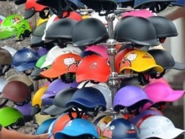 Đề nghị khai tử 'mũ bảo hiểm lưỡi trai'