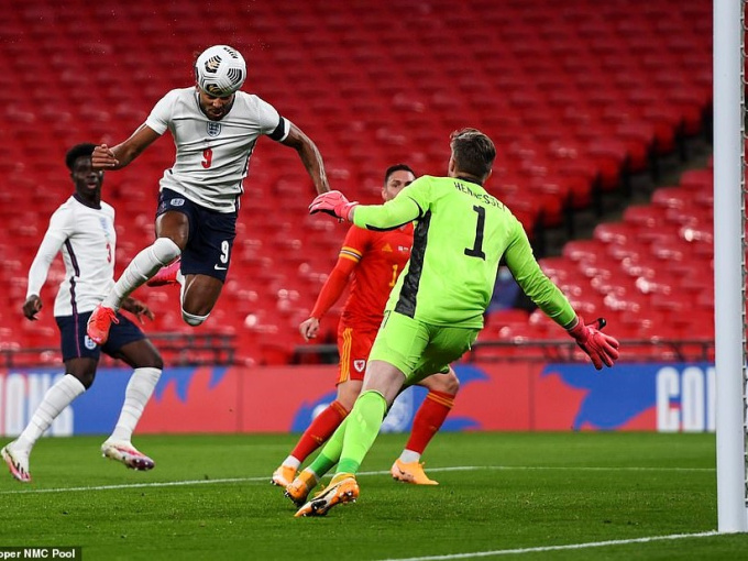 Dùng đội hình dự bị, Anh vẫn thắng dễ Wales 3-0