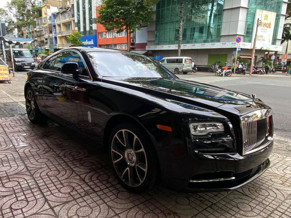 Rộ tin Nguyễn Quốc Cường tậu Rolls-Royce Wraith sau khi vừa mua BMW 740Li