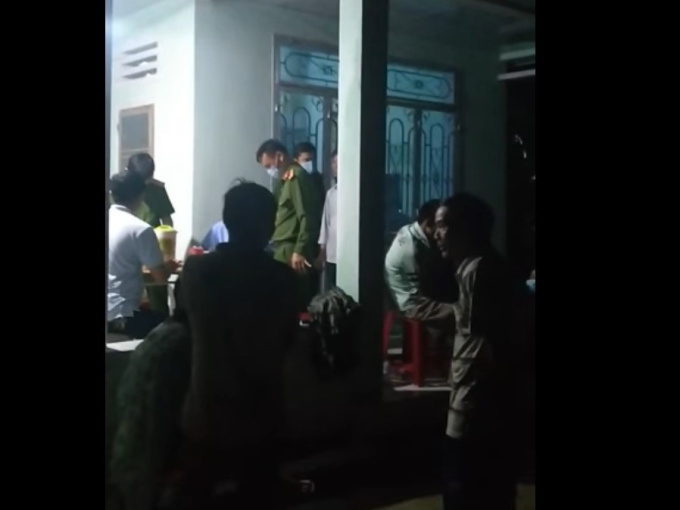 Phát hiện thi thể một phụ nữ đang phân hủy nặng trong căn nhà bỏ trống