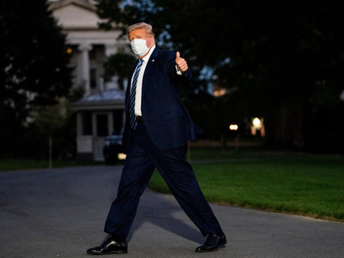 Ông Trump nói rằng không còn khả năng lây nhiễm Covid-19