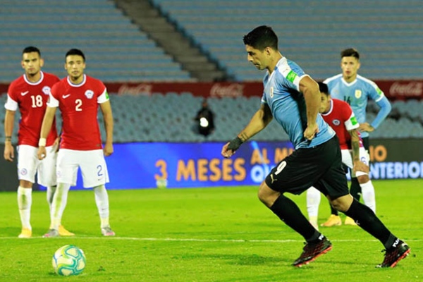 Suarez lập công, Uruguay thắng sát nút Chile