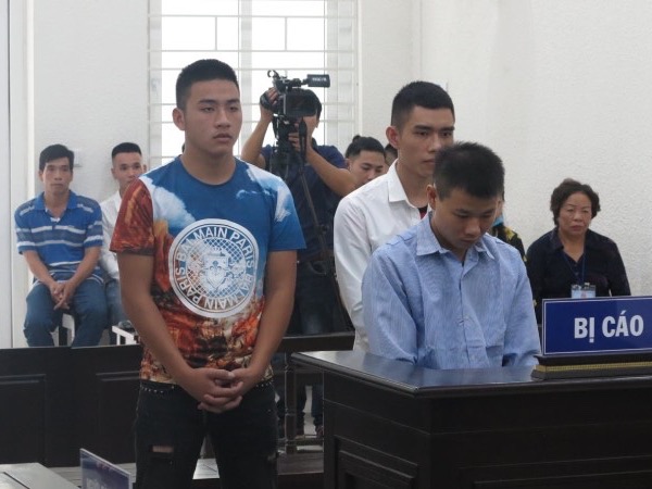 Đang bị truy nã, vẫn nổ súng cướp ngân hàng