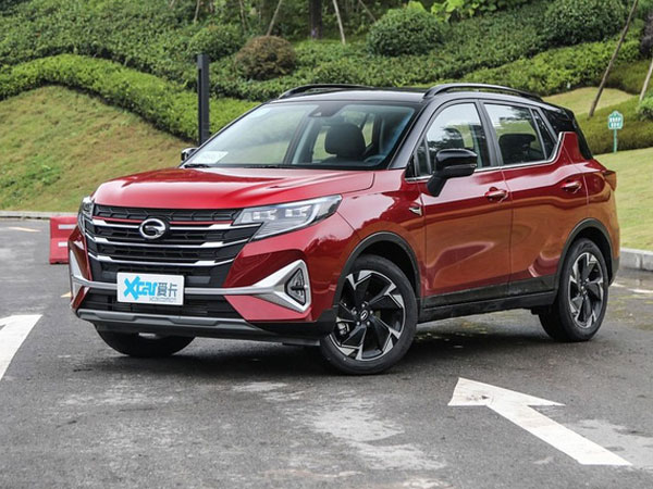 Ngoại thất bóng bẩy, bên trong “đáng tiền” của chiếc ô tô Trung Quốc giá 290 triệu đồng