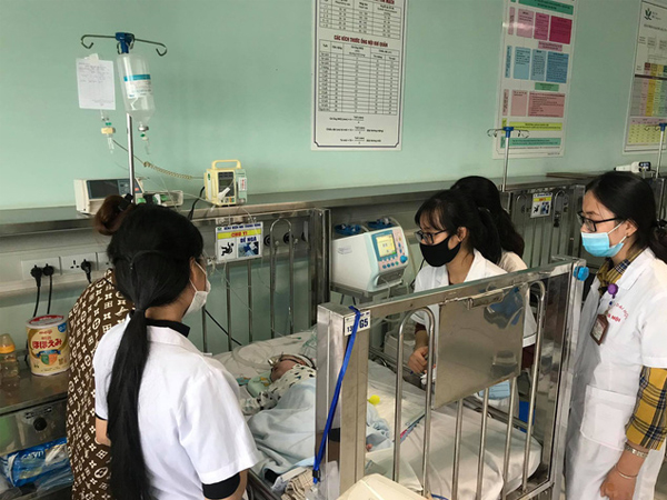 Hà Nội: Trẻ mắc tay chân miệng tăng nhanh, nhiều ca biến chứng nặng hơn