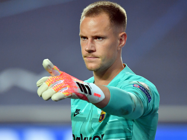 Ter Stegen đòi tăng lương gấp 5 lần, chỉ xếp sau Messi tại Barca