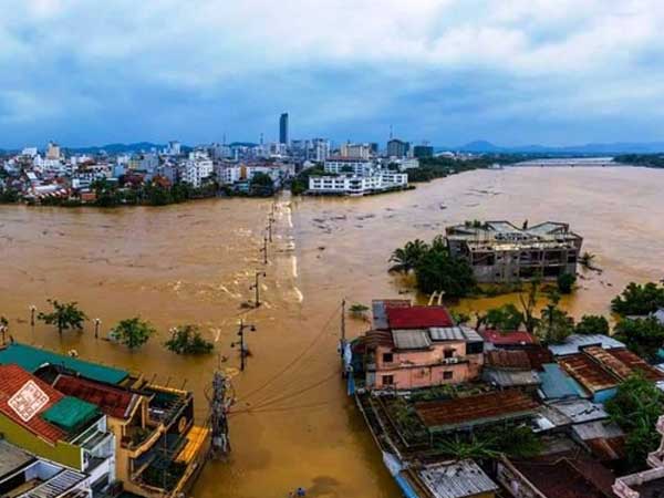 Thừa Thiên Huế tạm hoãn Đại hội Đảng để ứng phó với bão lũ