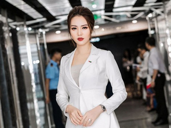Á hậu Thụy Vân: Tôi vẫn sống hạnh phúc với gia đình và vẫn ở với chồng, không như tin đồn là đã ly hôn