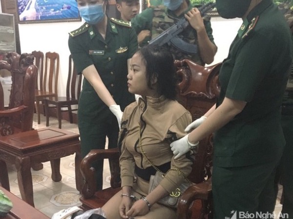 2 cô gái trong đường dây vận chuyển ma túy liên tỉnh bị bắt cùng 1kg ma túy