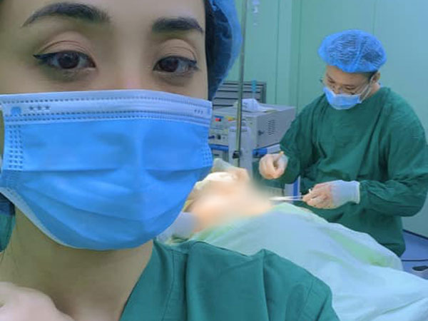 Bạn trai Miko Lan Trinh chính thức phẫu thuật cắt bỏ vòng 1