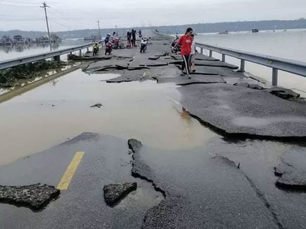 Chùm ảnh: Tuyến đường Quốc lộ 49B hư hỏng nặng