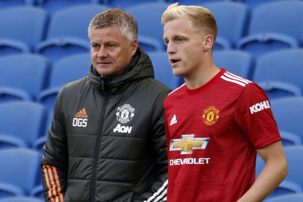 MU dễ mất Bruno Fernandes: Đừng lo, còn Van de Beek
