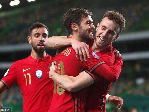 Bruno Fernandes: 'Bồ Đào Nha chẳng thay đổi gì khi vắng Ronaldo'
