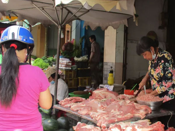 Giá heo giảm, nguồn cung chưa nhiều