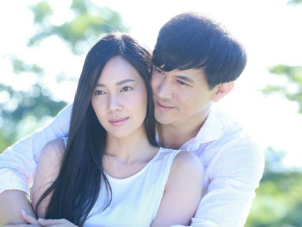 Chồng định tặng người tình nhẫn kim cương thì bỗng tìm thấy 1 chiếc điện thoại cũ, anh hoảng loạn lập tức đặt mua chiếc nhẫn đắt gấp 5 lần tặng vợ