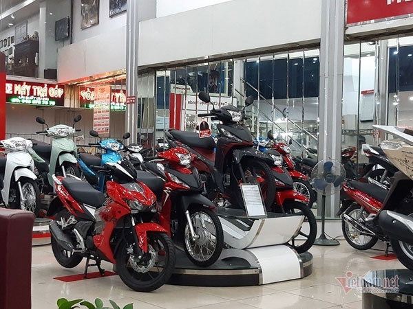 Xe máy Việt Nam ế ẩm, lao dốc