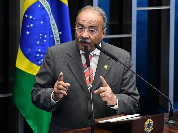 Nghị sĩ Brazil mất chức vì giấu tiền tham nhũng vào quần lót
