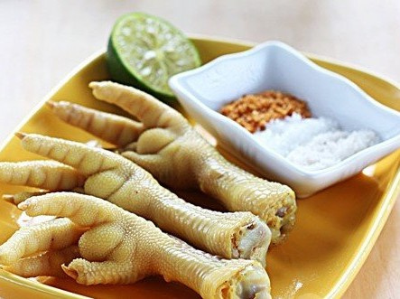 Muốn trẻ lâu hãy ăn chân gà