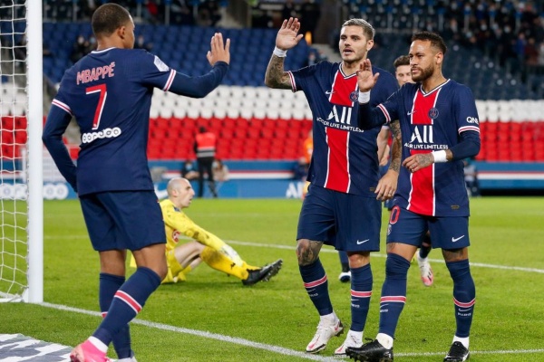 PSG gặp bão chấn thương, MU hưởng lợi trước thềm Champions League