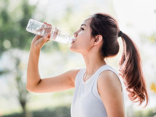 Các dấu hiệu bạn cần uống nước ngay để tránh mắc bệnh