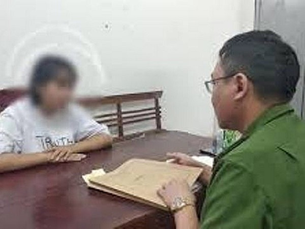 'Bom' cỗ cưới và câu chuyện về sự vô cảm của cô dâu