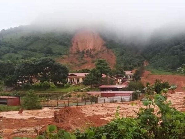 Sạt lở đất, nghi vùi lấp hơn 20 cán bộ, chiến sĩ của sư đoàn 337
